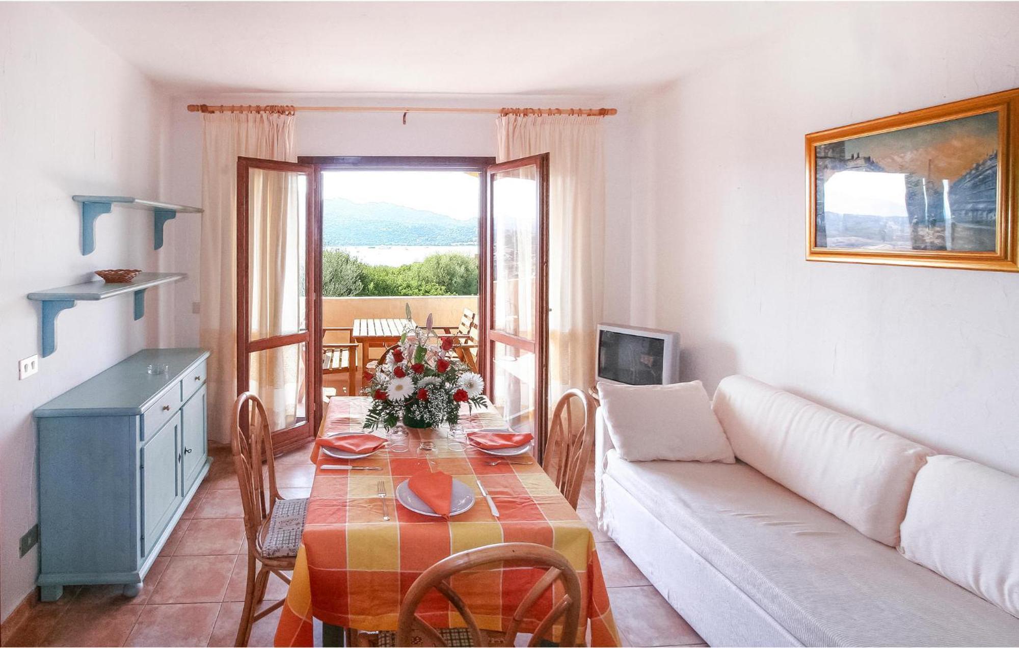 1 Bedroom Gorgeous Apartment In Golfo Aranci Esterno foto